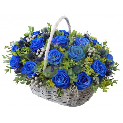 Корзина синих роз