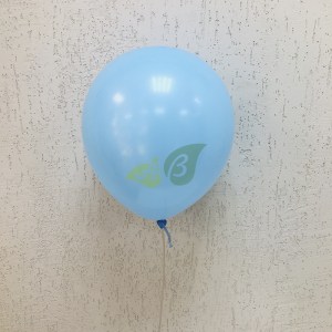Воздушные шарики голубого цвета